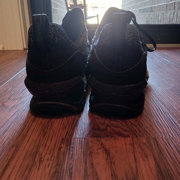 Like New! Creation Waveknit 2 Running Shoe - Picture 5 of 11